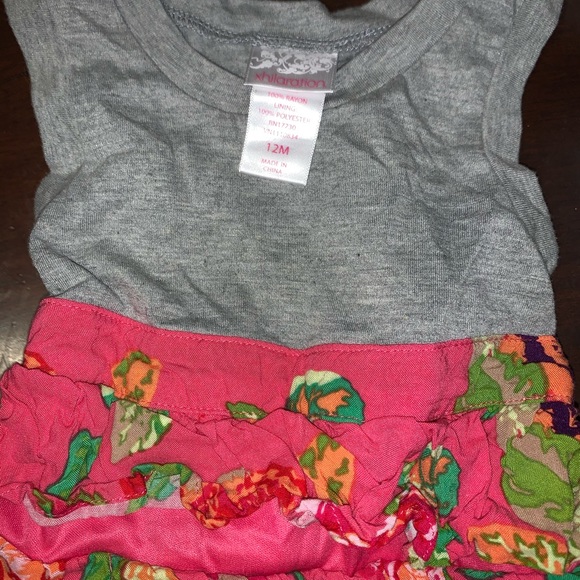 Dresses - Picture 2 of 3